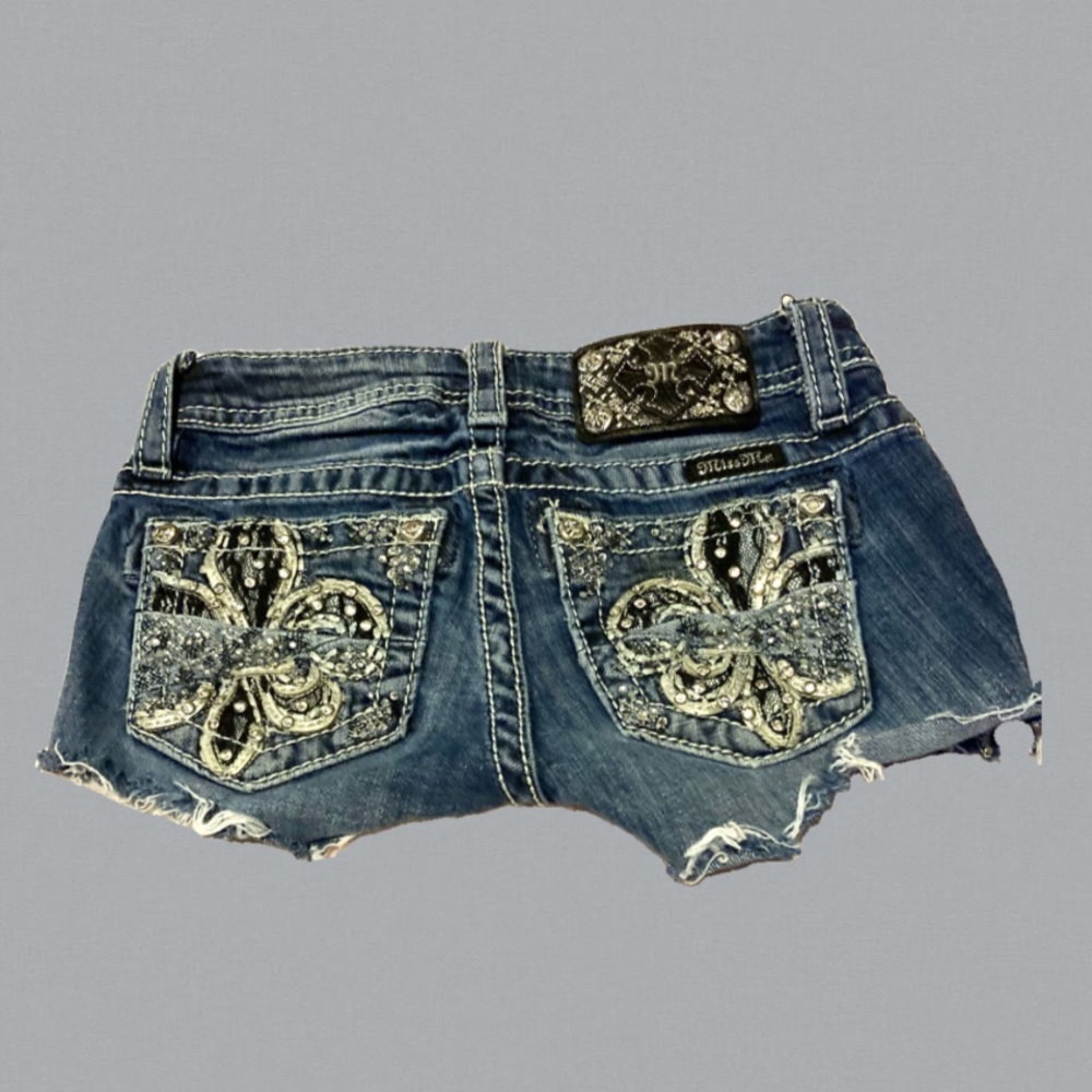 MISS ME LOWRISE SHORTS!